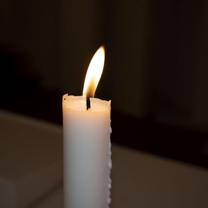 candle-4793305_640